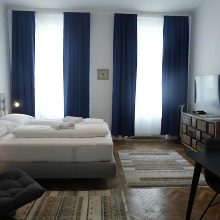 Casa Nostra - Schoene 3-Zimmerwohnung Am Augarten Wina Bagian luar foto