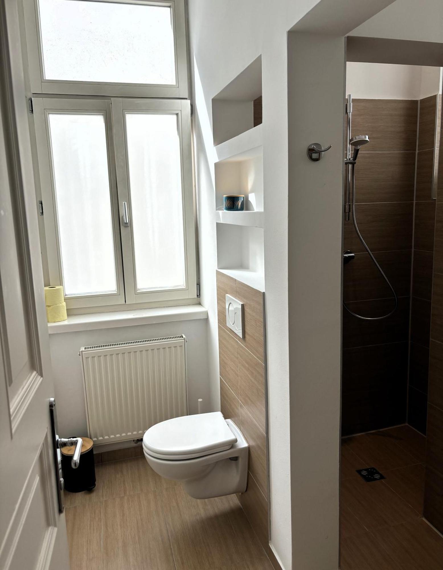 Casa Nostra - Schoene 3-Zimmerwohnung Am Augarten Wina Bagian luar foto