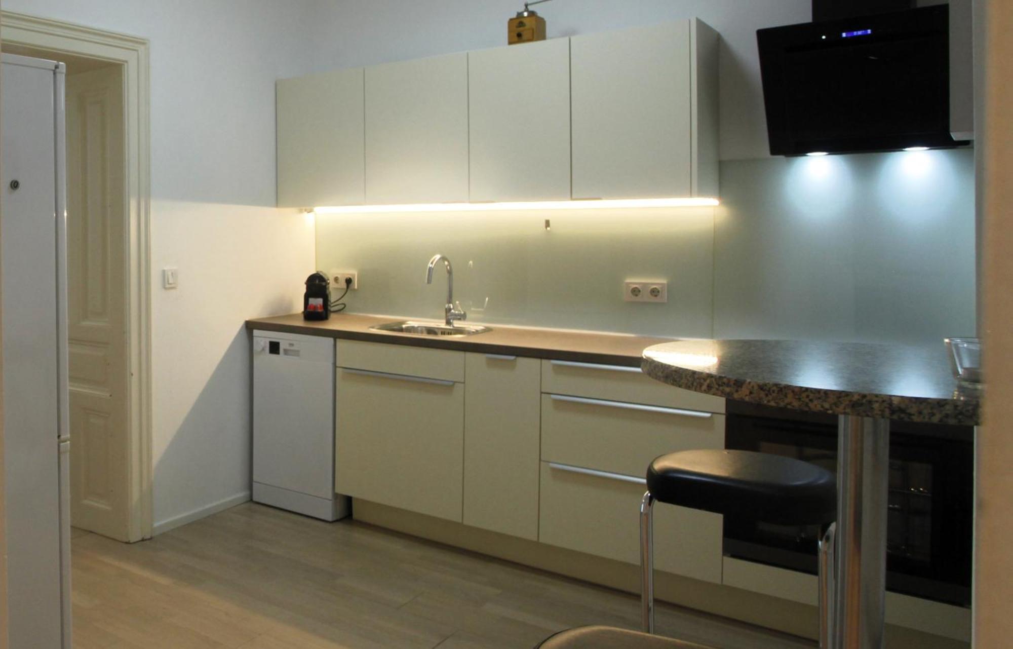 Casa Nostra - Schoene 3-Zimmerwohnung Am Augarten Wina Bagian luar foto