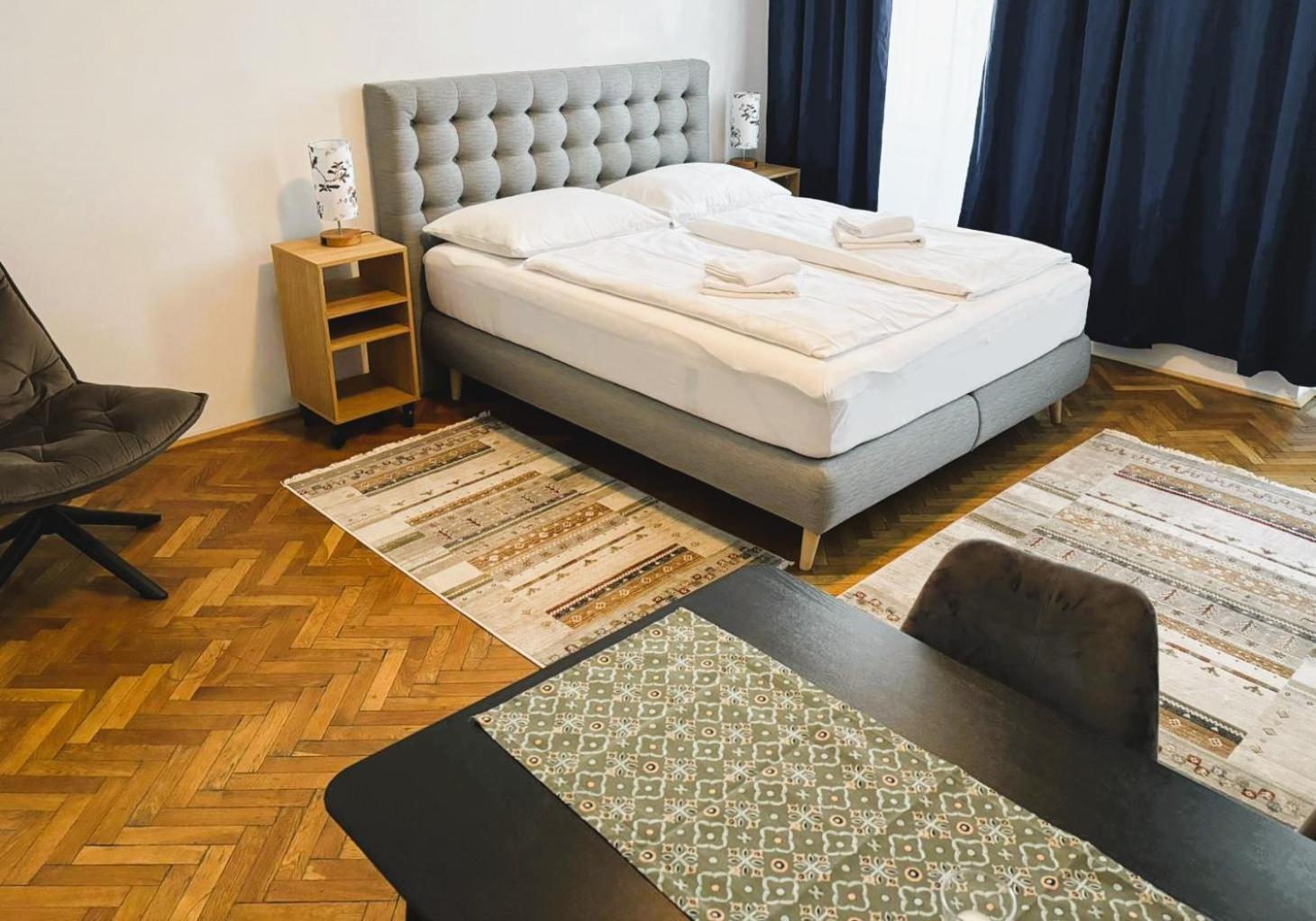 Casa Nostra - Schoene 3-Zimmerwohnung Am Augarten Wina Bagian luar foto
